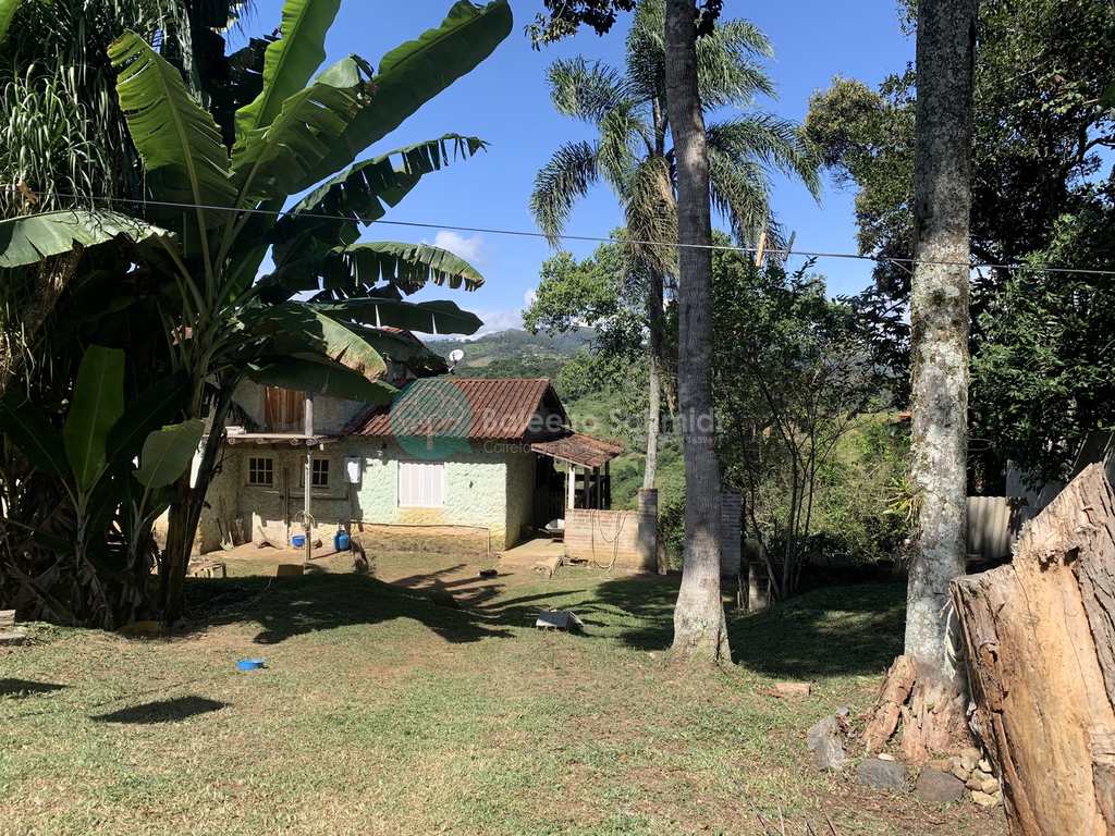 Casa em Santo Antônio do Pinhal, no bairro Aproxi 3 Km do Centro