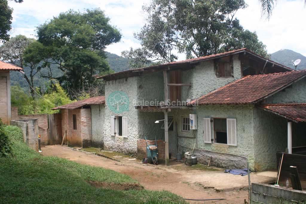 Casa em Santo Antônio do Pinhal, no bairro Aproxi 3 Km do Centro