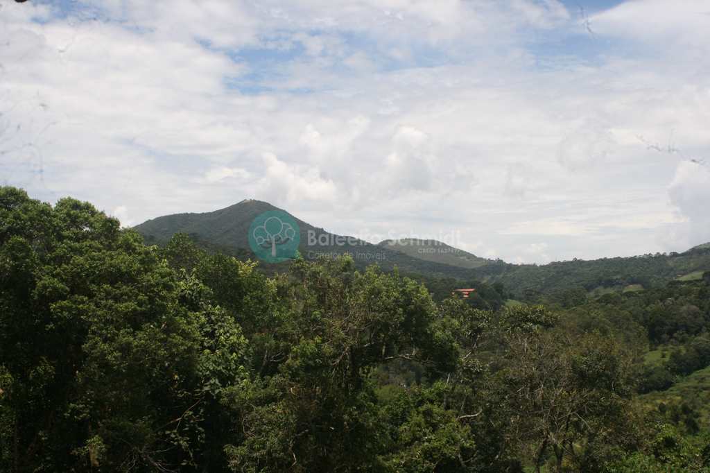 Casa em Santo Antônio do Pinhal, no bairro Aproxi 3 Km do Centro