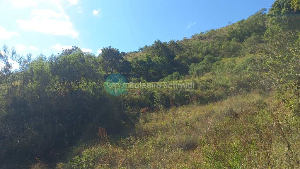 Sítio em Santo Antônio do Pinhal, no bairro 7 Km do Centro