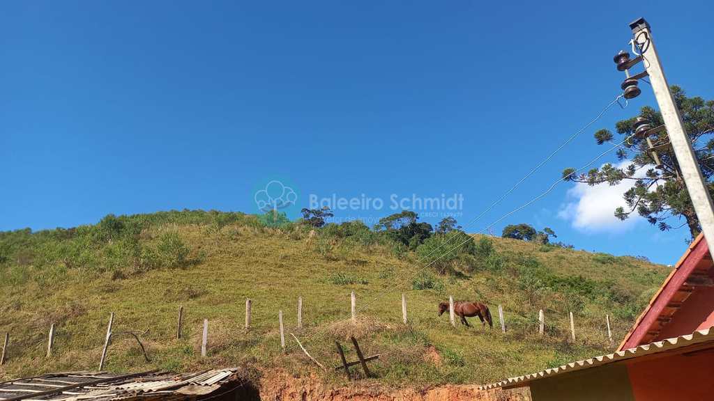 Sítio em Santo Antônio do Pinhal, no bairro 7 Km do Centro