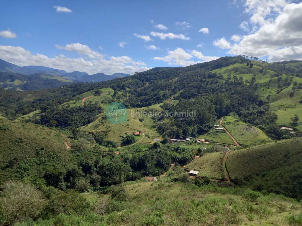 Sítio em Santo Antônio do Pinhal, no bairro 7 Km do Centro