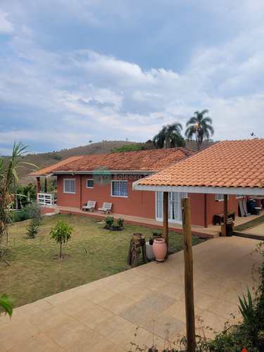 Casa, código 1054 em Santo Antônio do Pinhal, bairro Proximo Ao Centro