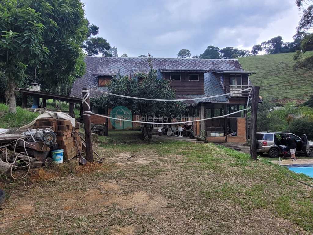 Casa em Sapucaí-Mirim, no bairro Zona Rural