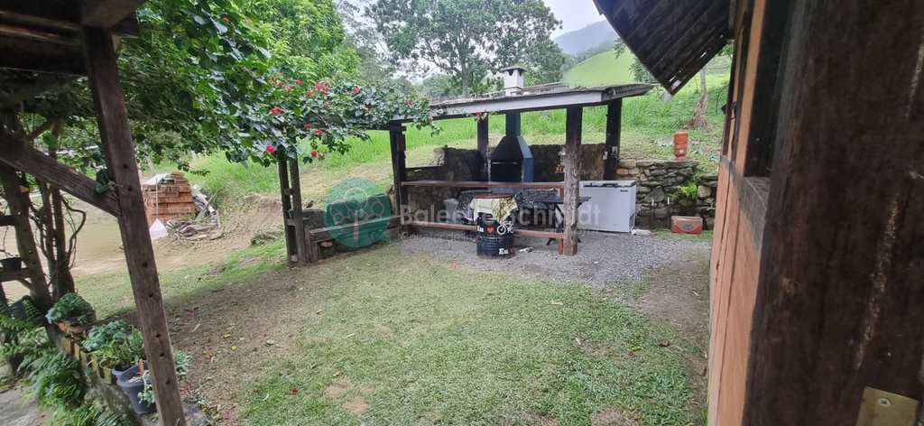 Casa em Sapucaí-Mirim, no bairro Zona Rural