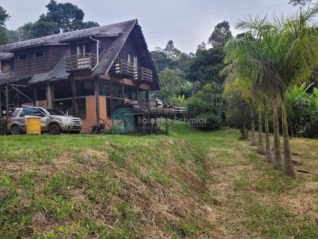 Casa em Sapucaí-Mirim, no bairro Zona Rural