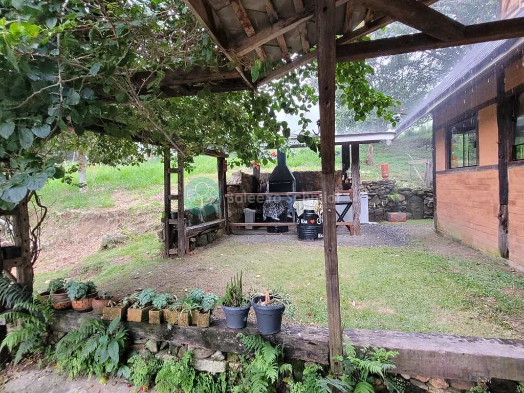 Casa em Sapucaí-Mirim, no bairro Zona Rural