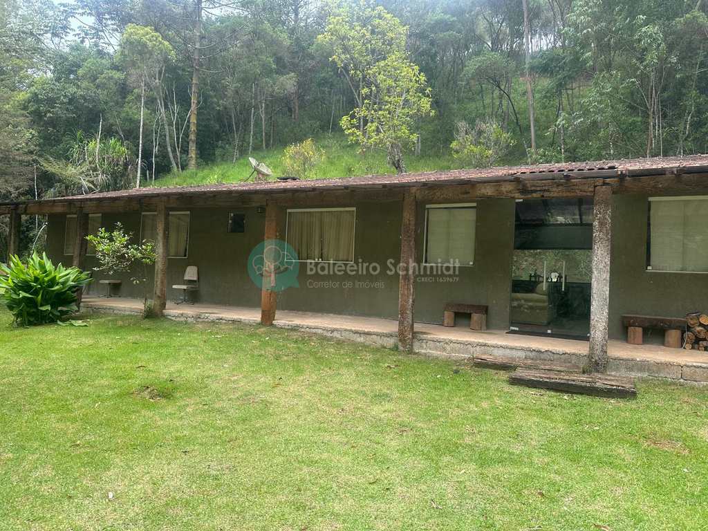 Sítio em Santo Antônio do Pinhal, no bairro 7 Km do Centro