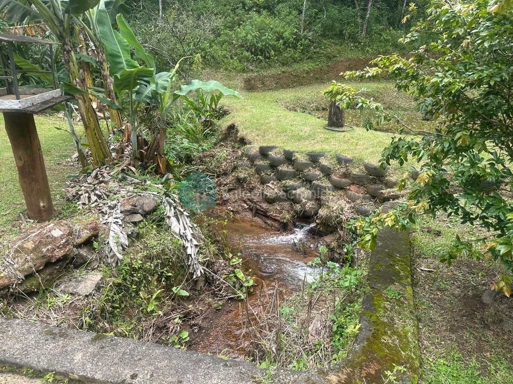 Sítio em Santo Antônio do Pinhal, no bairro 7 Km do Centro