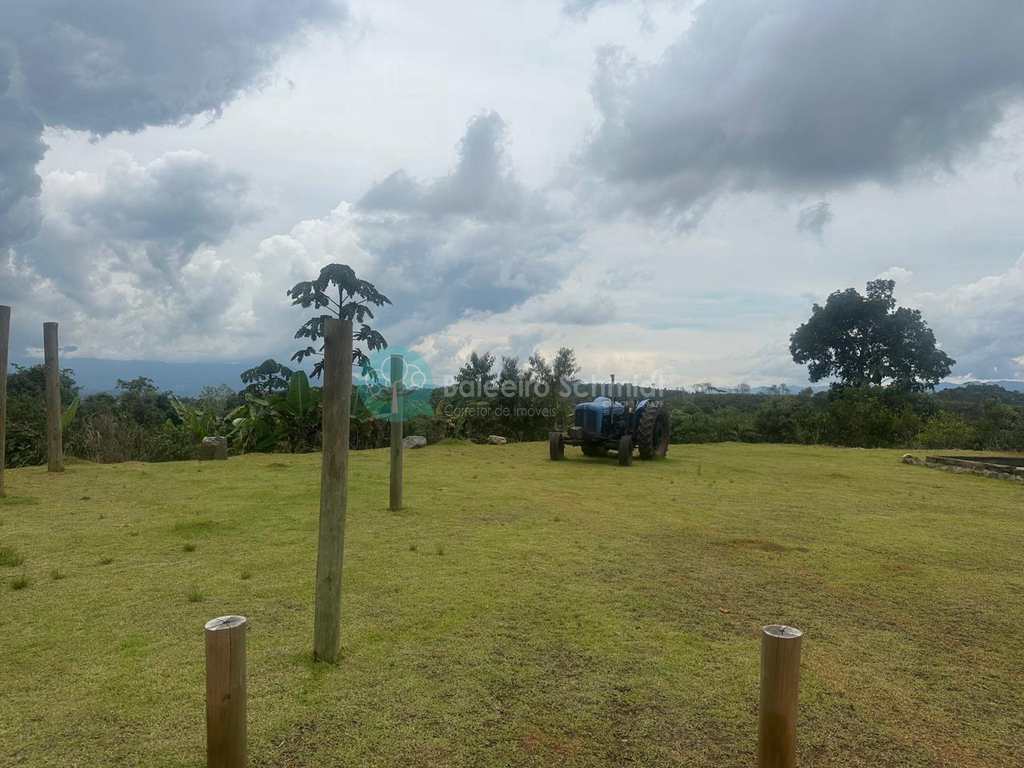 Sítio em Santo Antônio do Pinhal, no bairro 7 Km do Centro