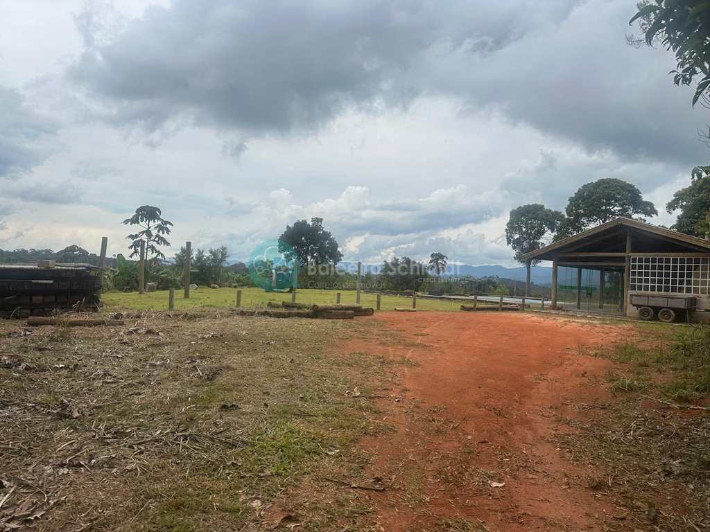Sítio em Santo Antônio do Pinhal, no bairro 7 Km do Centro