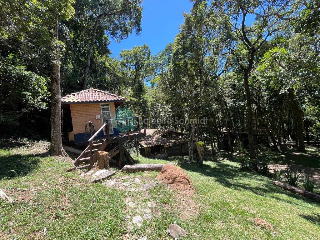 Sítio em Santo Antônio do Pinhal, no bairro Aprox 7 Km do Centro