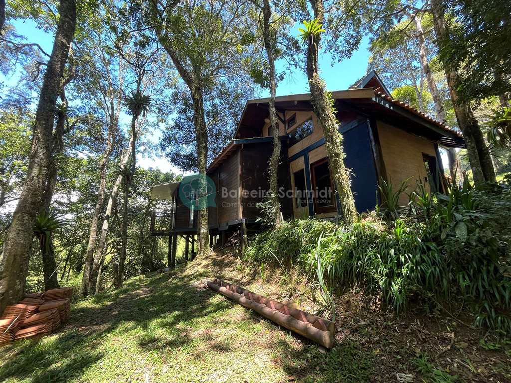 Sítio em Santo Antônio do Pinhal, no bairro Aprox 7 Km do Centro