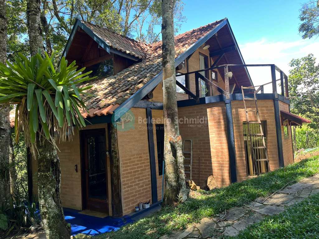 Sítio em Santo Antônio do Pinhal, no bairro Aprox 7 Km do Centro