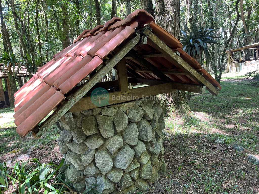 Sítio em Santo Antônio do Pinhal, no bairro Aprox 7 Km do Centro