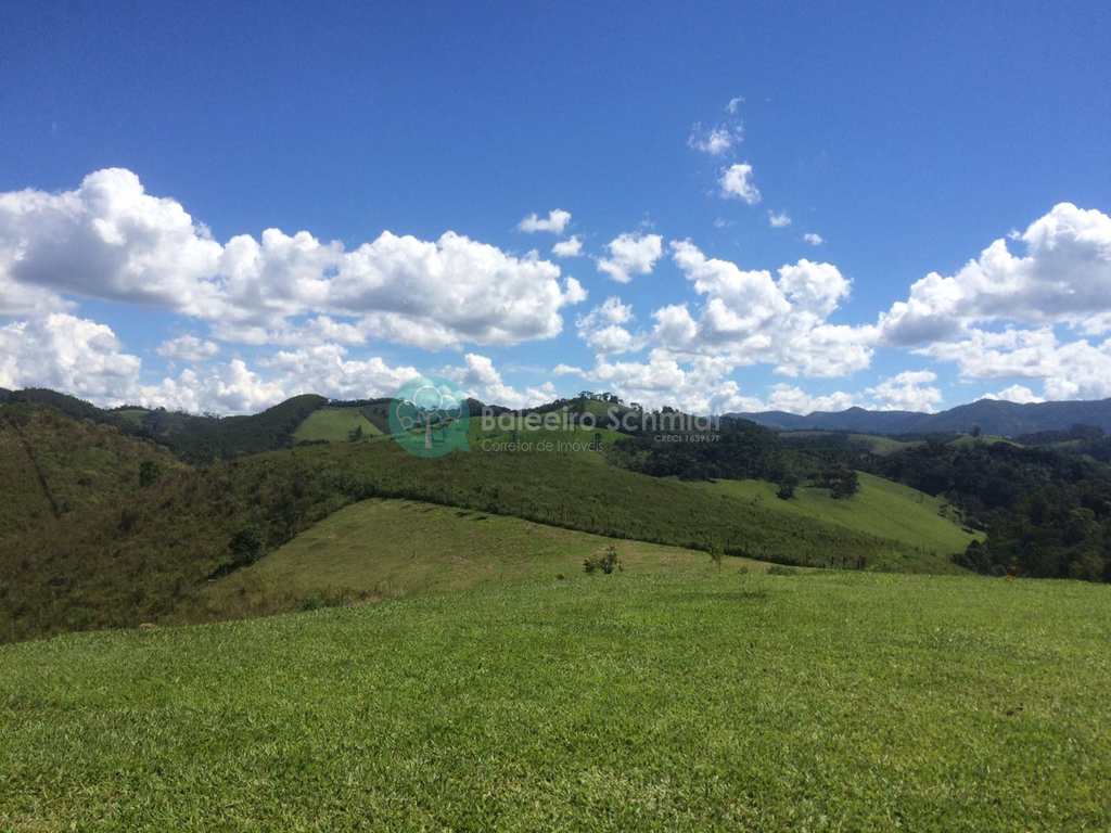 Casa em Santo Antônio do Pinhal, no bairro Proximo Ao Centro