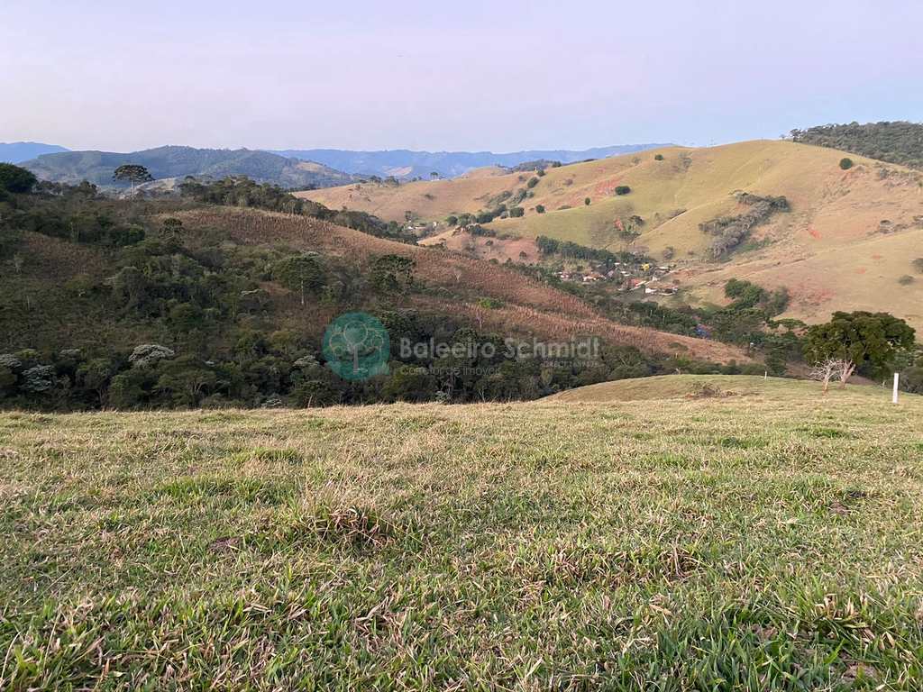 Sítio em Santo Antônio do Pinhal, no bairro Rural