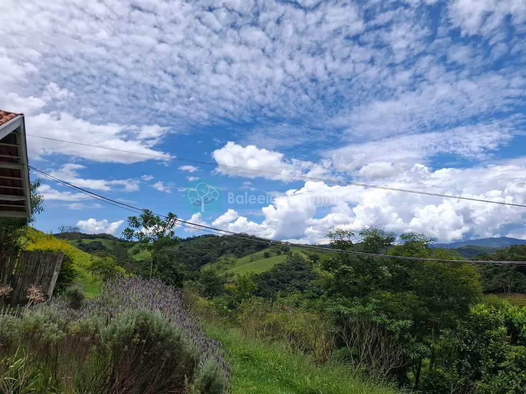 Sítio em Santo Antônio do Pinhal, no bairro Aprox 7 Km do Centro