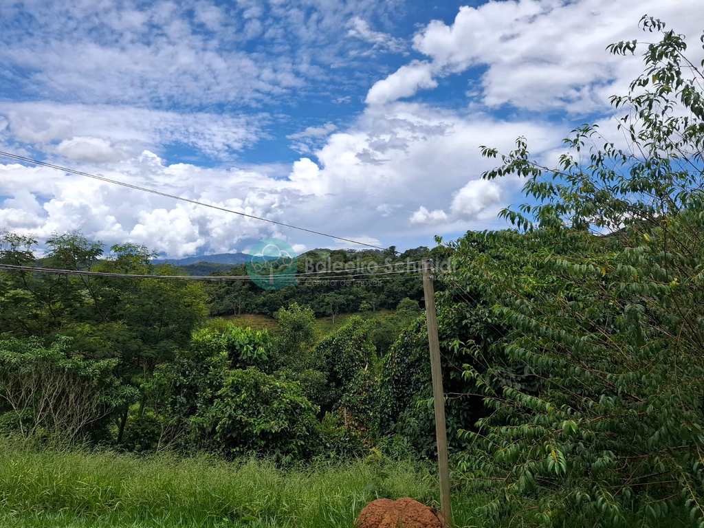 Sítio em Santo Antônio do Pinhal, no bairro Aprox 7 Km do Centro