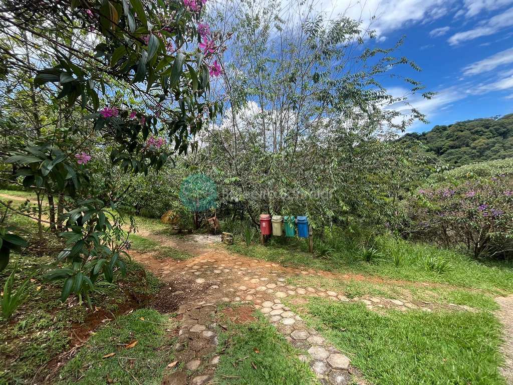 Sítio em Santo Antônio do Pinhal, no bairro Aprox 7 Km do Centro