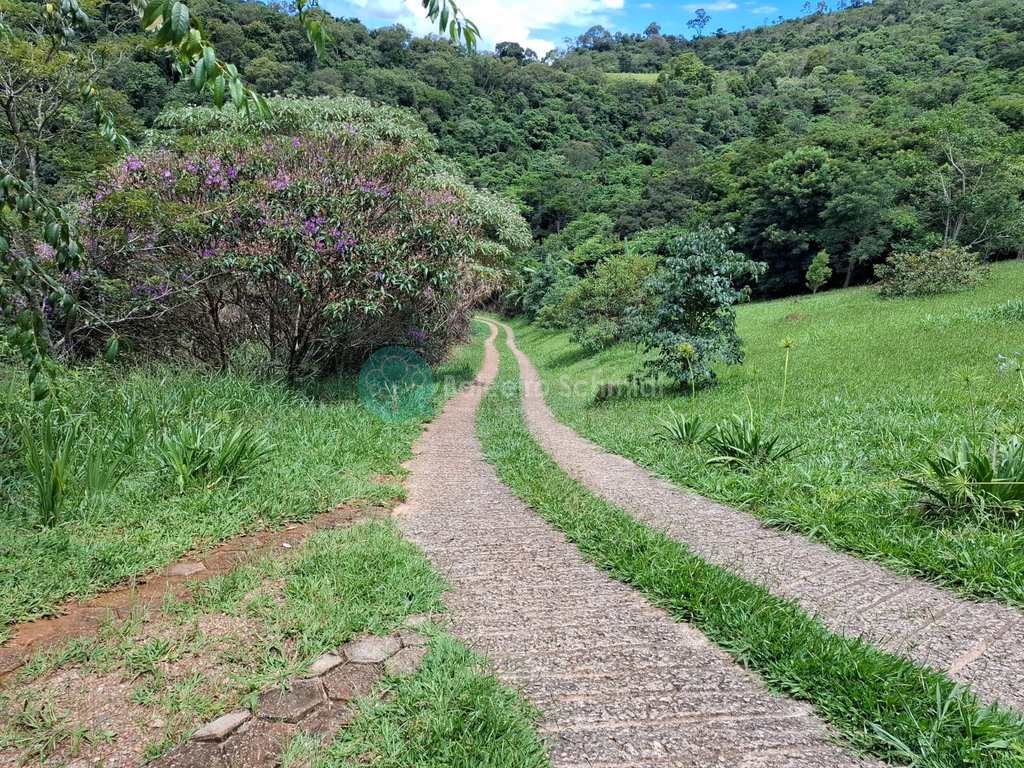 Sítio em Santo Antônio do Pinhal, no bairro Aprox 7 Km do Centro