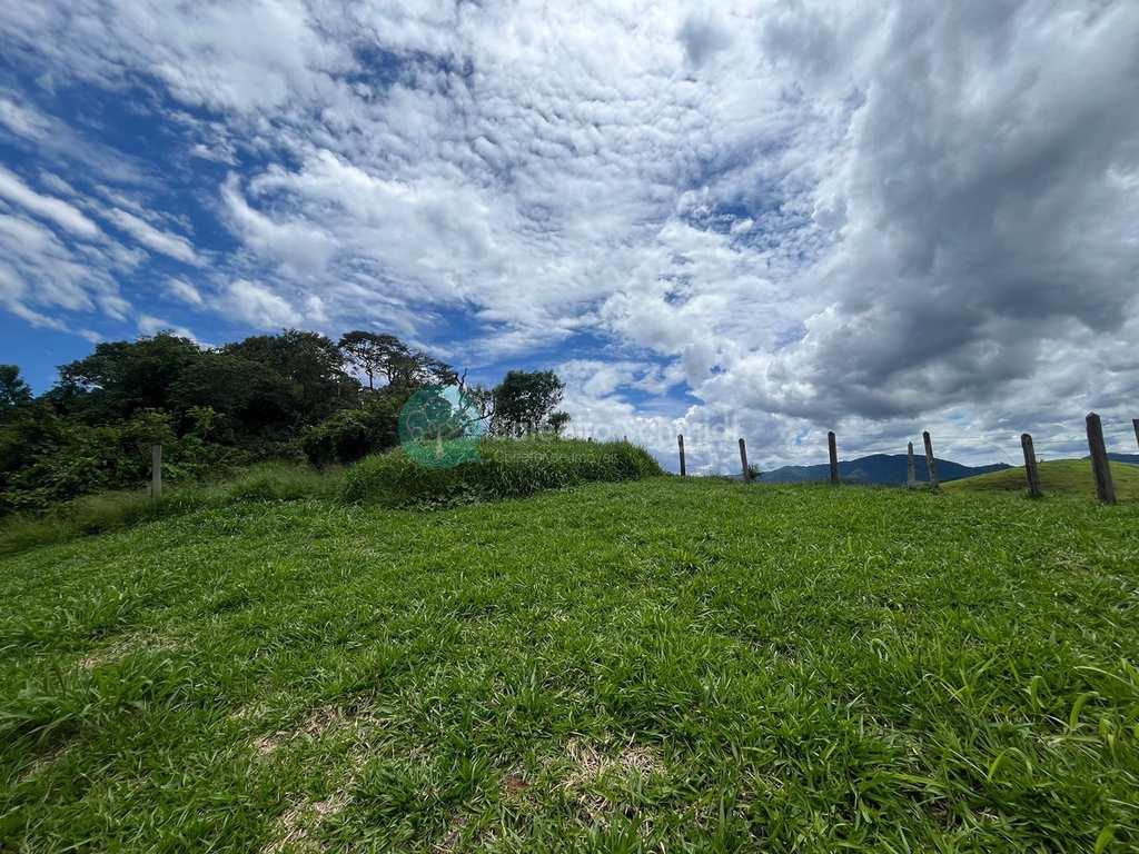 Sítio em Santo Antônio do Pinhal, no bairro Aprox 7 Km do Centro