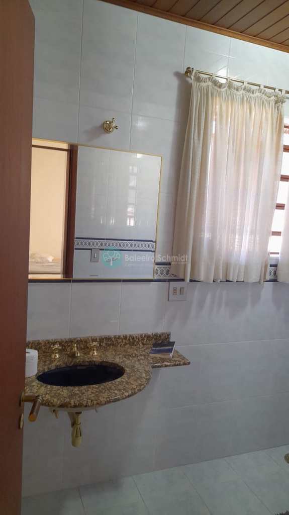 Casa em Santo Antônio do Pinhal, no bairro Centro