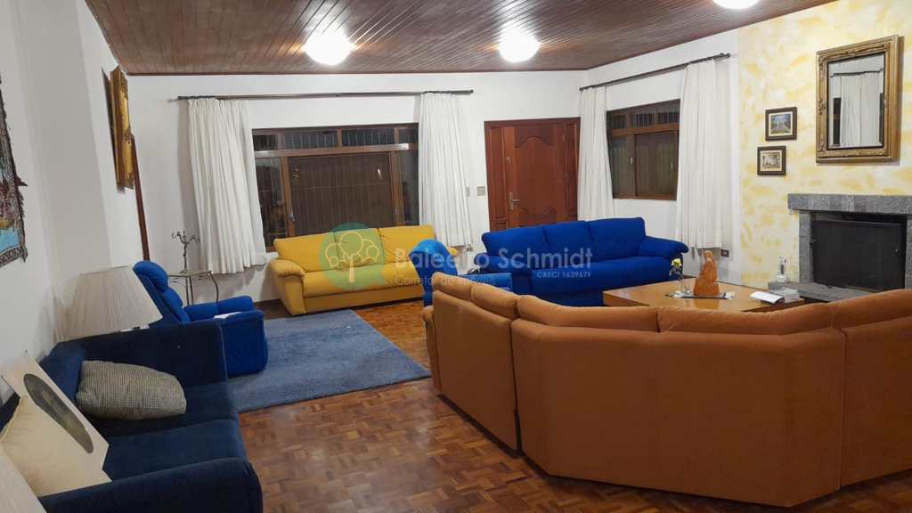 Casa em Santo Antônio do Pinhal, no bairro Centro