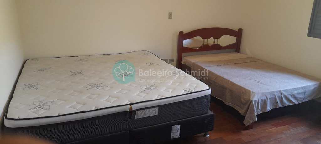 Casa em Santo Antônio do Pinhal, no bairro Centro