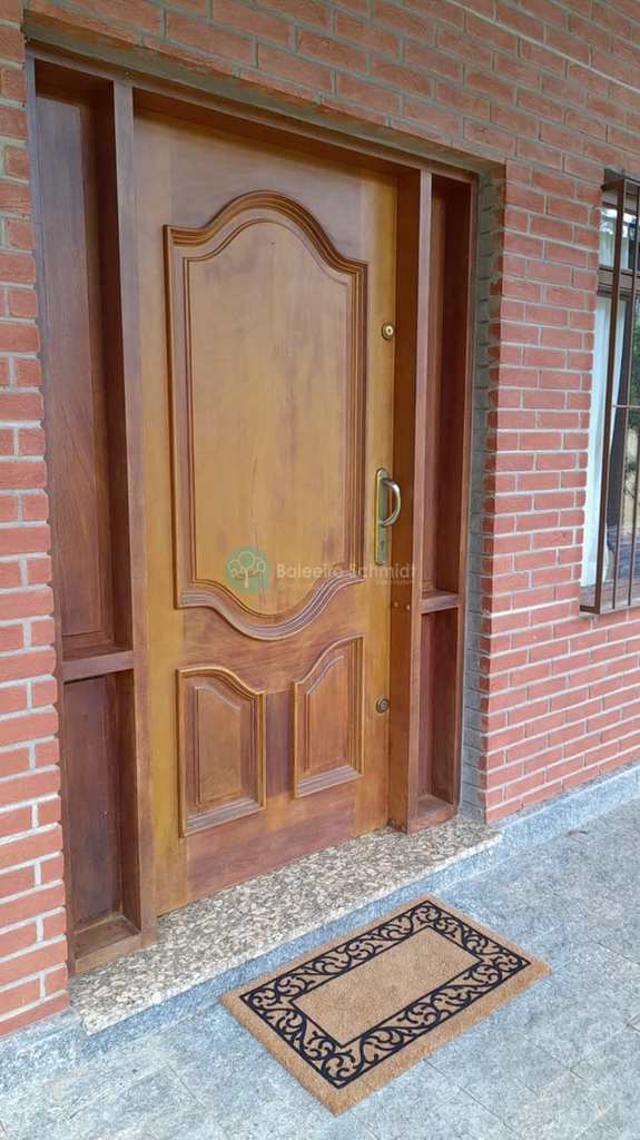 Casa em Santo Antônio do Pinhal, no bairro Centro