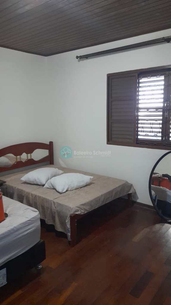 Casa em Santo Antônio do Pinhal, no bairro Centro
