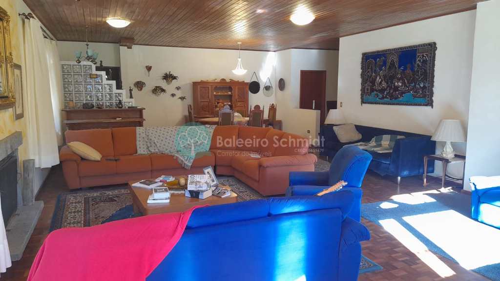 Casa em Santo Antônio do Pinhal, no bairro Centro