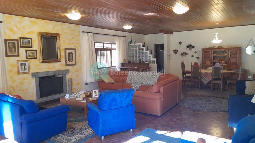Casa em Santo Antônio do Pinhal, no bairro Centro