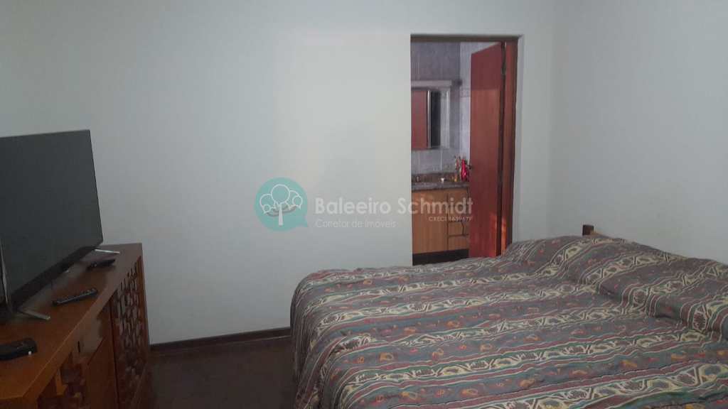 Casa em Santo Antônio do Pinhal, no bairro Centro