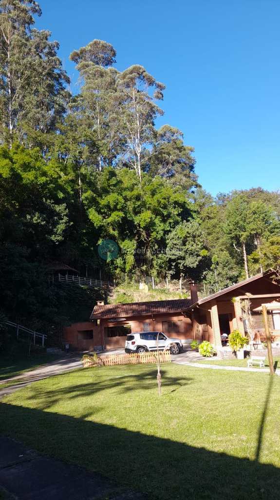 Casa em Santo Antônio do Pinhal, no bairro Centro