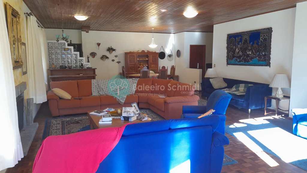 Casa em Santo Antônio do Pinhal, no bairro Centro