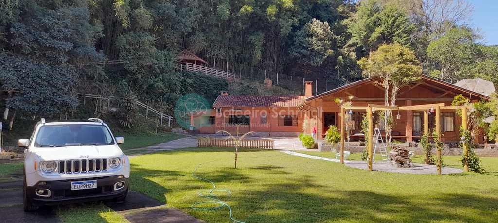 Casa em Santo Antônio do Pinhal, no bairro Centro