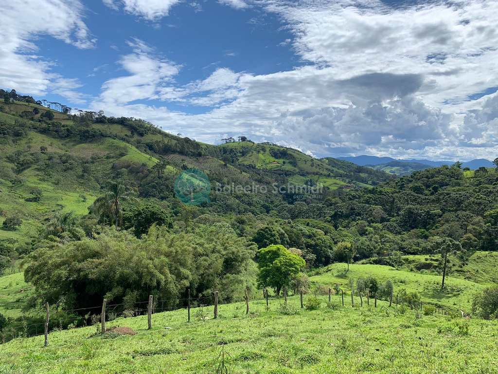 Sítio em Santo Antônio do Pinhal, no bairro Rural