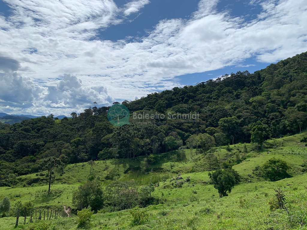 Sítio em Santo Antônio do Pinhal, no bairro Rural