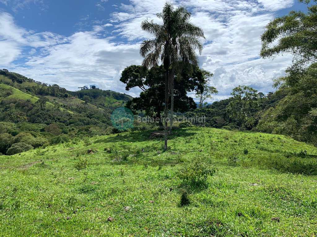 Sítio em Santo Antônio do Pinhal, no bairro Rural
