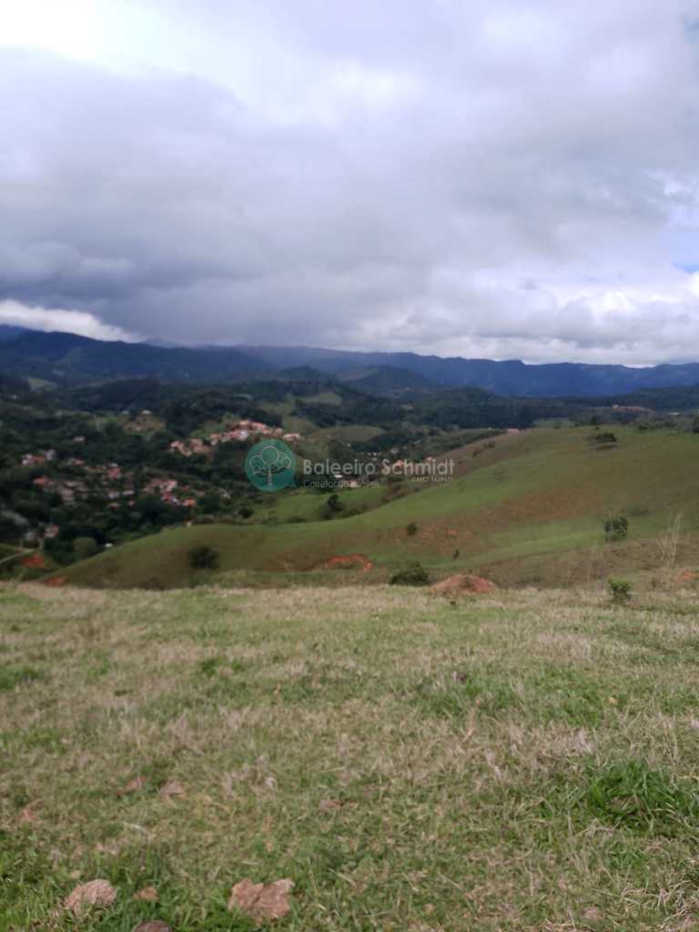 Sítio em Santo Antônio do Pinhal, no bairro Rural
