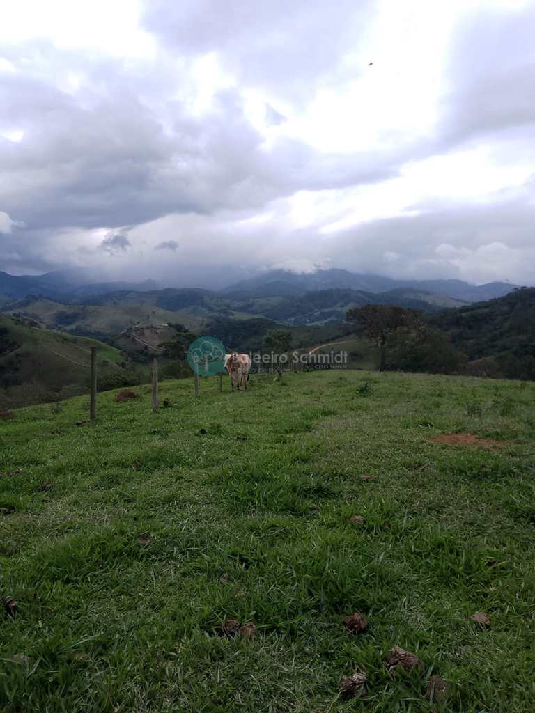 Sítio em Santo Antônio do Pinhal, no bairro Rural
