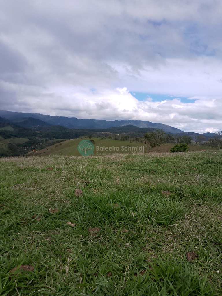 Sítio em Santo Antônio do Pinhal, no bairro Rural