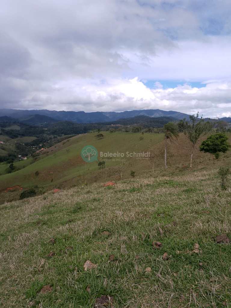 Sítio em Santo Antônio do Pinhal, no bairro Rural