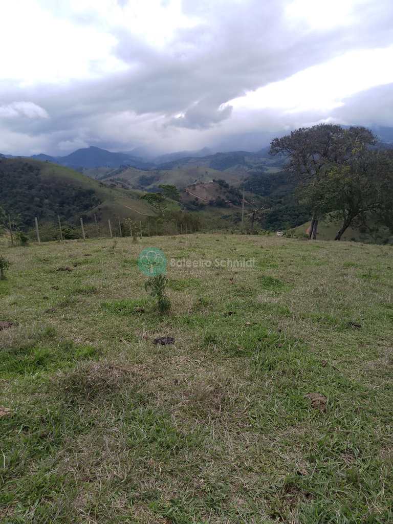 Sítio em Santo Antônio do Pinhal, no bairro Rural