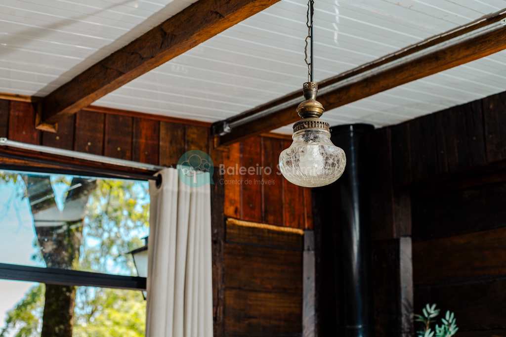 Casa em Santo Antônio do Pinhal, no bairro Centro