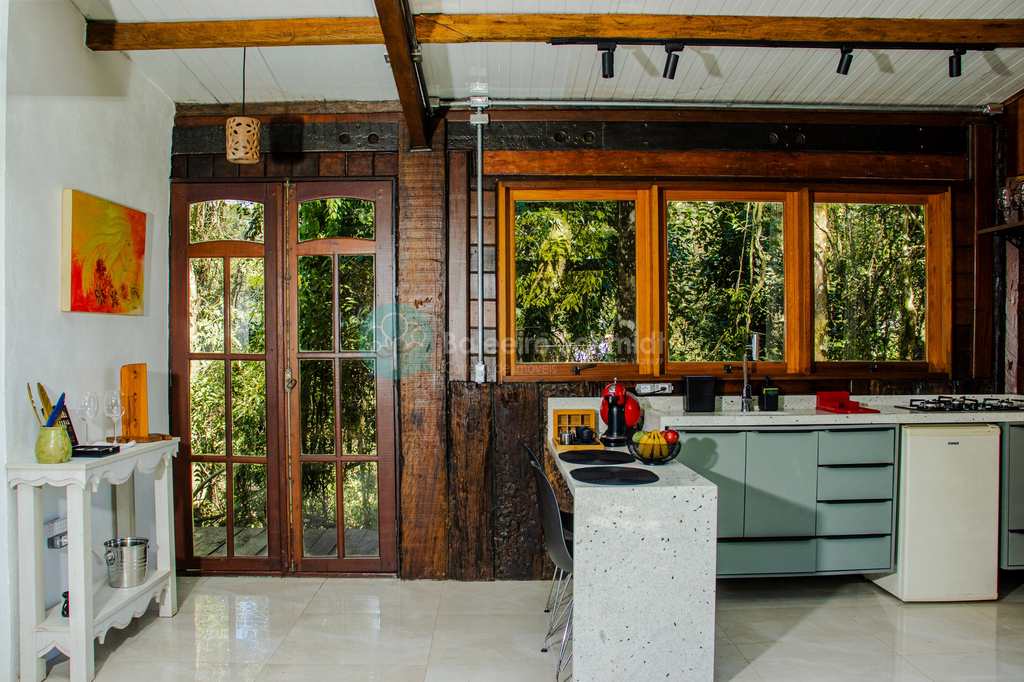 Casa em Santo Antônio do Pinhal, no bairro Centro