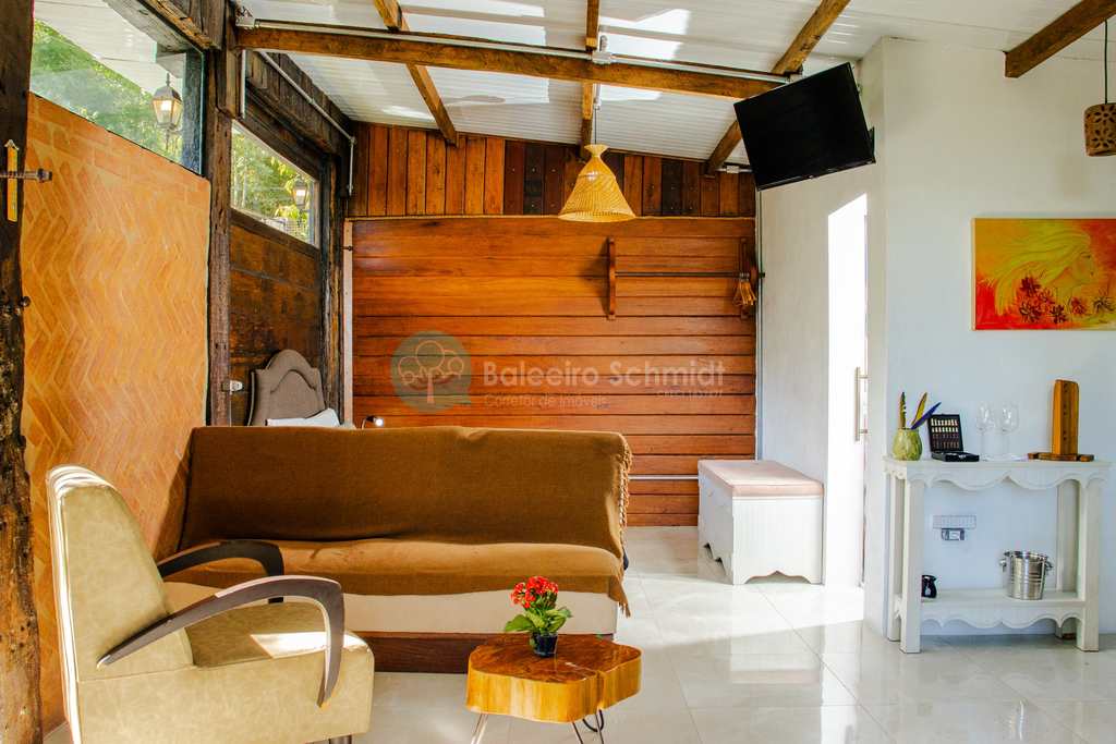 Casa em Santo Antônio do Pinhal, no bairro Centro