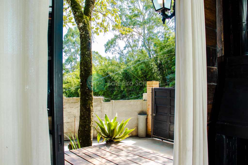 Casa em Santo Antônio do Pinhal, no bairro Centro