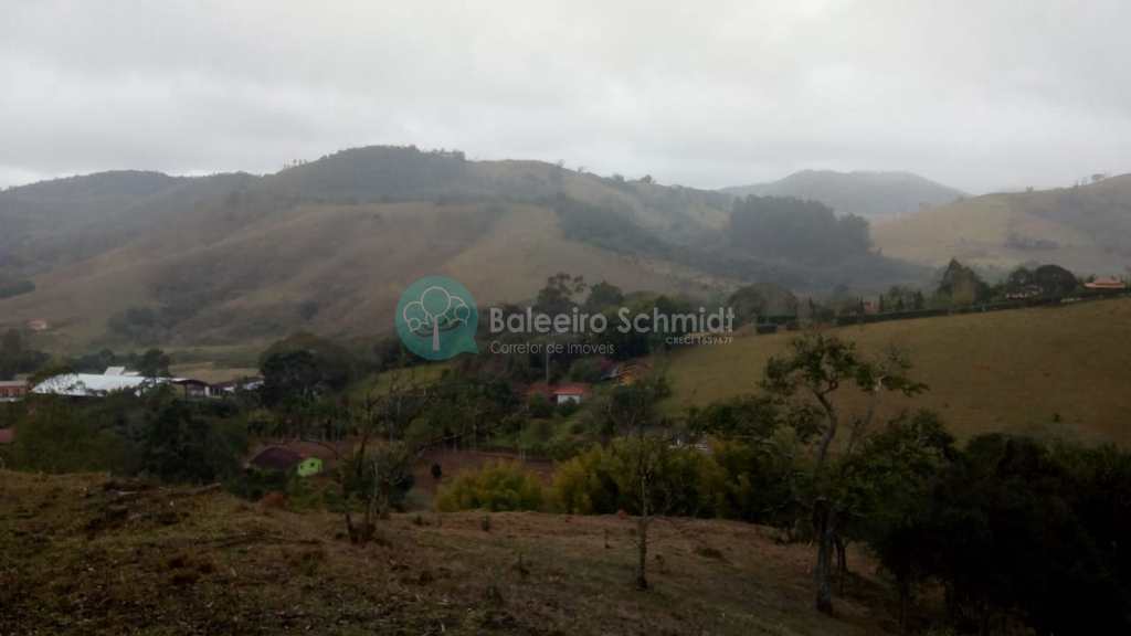 Sítio em Santo Antônio do Pinhal, no bairro Proximo Ao Centro